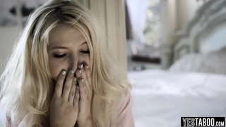 סטעפּפאַדער באַסץ יונג פּאַרטיי מיידל טין סטעפּדאָטער נאָך זייַענדיק אויס אַלע נאַכט