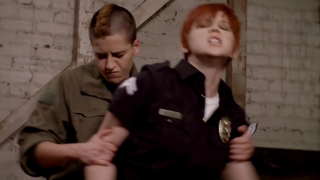 полицейский лесбийский HDSEX