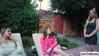 ���ழகி பேப் கேட்கிறது புதிய புதர் உளவாளி திரும்ப பெற அவரது மற்ற மோசடி உளவாளி.அவர்கள் முத்தம் அவள் licks the பச்சை குத்தப்பட்டு பூமி அடி மற்றும் பின்னர் அவரது facesits