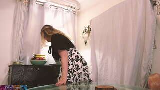 Uyda ta&#039;lim stepmom jinsiy aloqa qilish haqida o&#039;gay o&#039;g&#039;lini o&#039;rgatadi