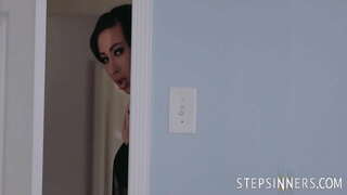 Screwing আমার নতুন পদক্ষেপ, ভাই, এবং, যার ফলে আমার মা, হিংসা