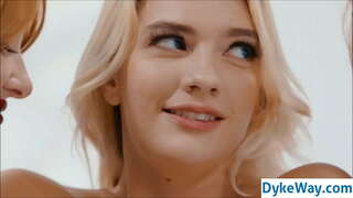 лесбиян үнсэлт, биеэ