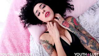 ���നോഹരമായ മെക്സിക്കൻ makes her first അശ്ലീല വീഡിയോ Kitzia അവതാരിക