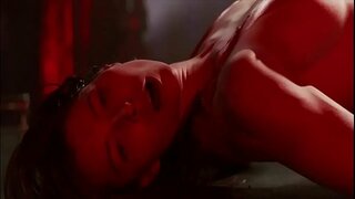 Jessica Biel striptiz va chang ko'k rangda yalang'och