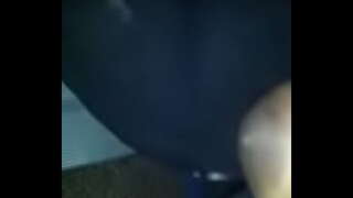 18-річна дівчина відсмоктує у мене в парку