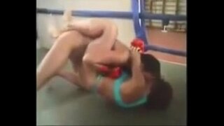 Nzuri Russian wanawake bikini wrestling mechi c. kike wrestling sideheadlock
