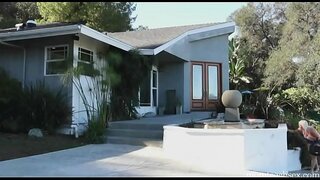 שלב אמא לפתות אותה כאשר s.