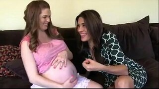 2 ಮಿಲ್ಫ್ ಆಡುವ