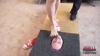 Orias Bastet መጠቀም ስለጀመሩ ቅድሚያ የሚሰጡዋቸውን ይገናኛሉ Facebox እግር የፅዲት