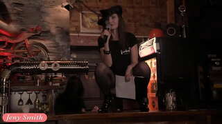 Джени Смит қоғамдық ню сахнасында