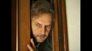 سنہرے بالوں والی ، لورا conti ہو جاتا ہے ایک عجیب threesome کے