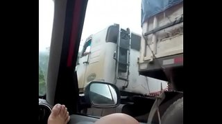 سڑک پر دکھا grelao