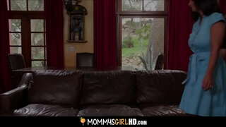 מילף שריט מאָם &amp;amp; קליינטשיק סטעפּדאָטער טיילן אָרגאַזאַמז