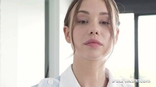 Slutty పని మనిషి టేలర్ సాండ్స్ కర్రలు ఆమె హాట్ బట్ గాలి లో స్వాగతం 2 హార్డ్ కాక్స్ ఆమె అద్భుతంగా పూకు &amp;amp; బాధాకరంగా గాడిద పీల్చటం తర్వాత వారి హార్డ్ కాక్స్! చెల్లింపు? 2 hot facials! పూర్తి ఫ్లిక్ వద్ద Private.com!