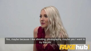 שווינדל אַגענט סעקסי העלען מיידל צו אָרגאַזם דורך אגענטן דיק