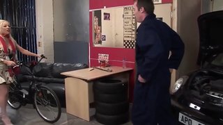 Cindy milf troia nem pénzt fizet a természet egyre körül