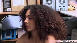 ���ंतरजतीय घिसाडघाईने केलेली एक तरुण सीसीटीव्ही