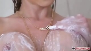 کیا ہے اس کا نام pls ?