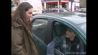 Grande puta fodido por dois caras tomaram uma parada