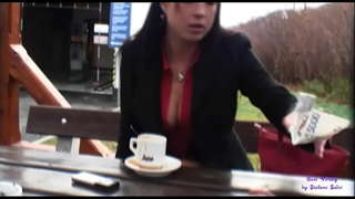 Varakova je na diaľnici reštaurácie na love pre zákazníkov do prdele